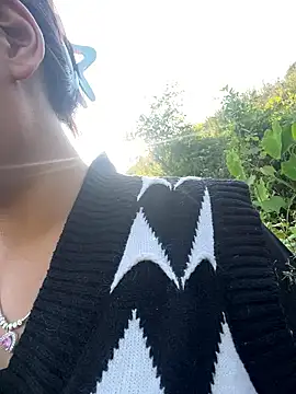 hello-cute online show from 11-27-25, 01:06