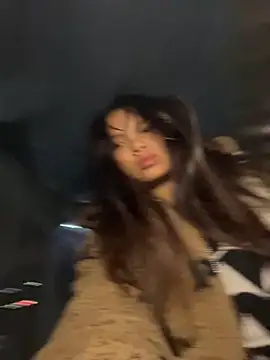 hello-cute online show from 11-26-25, 07:41