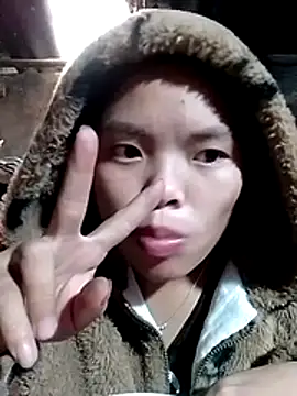 hello-cute online show from 11-07-25, 04:17