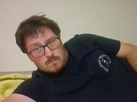Snapshot of czechguy chatting on 10-11-25, 04:52 czechguy online show from 10-11-25, 04:52
