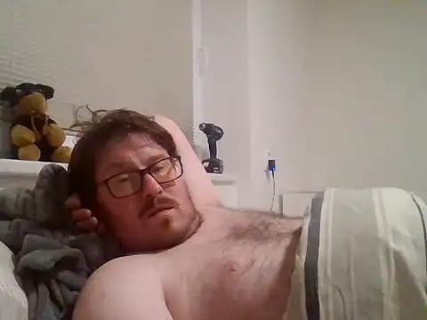 Snapshot of czechguy chatting on 10-17-25, 08:54 czechguy online show from 10-17-25, 08:54