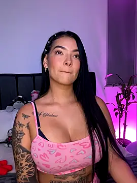 Snapshot of Kiity- chatting on 10-10-25, 04:57 Kiity- online show from 10-10-25, 04:57