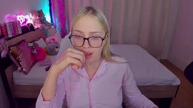 CeaneLino online show from 10-25-25, 07:36