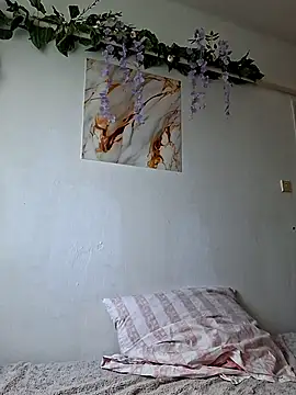 Snapshot of Nika_aa chatting on 04-19-26, 01:23 Nika aa online show from 04-19-26, 01:23