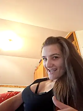 Snapshot of Nika_aa chatting on 10-17-25, 06:06 Nika aa online show from 10-17-25, 06:06