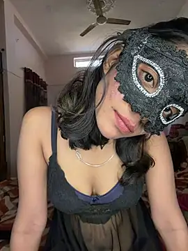 Lovebirdss online show from 02-23-26, 08:04