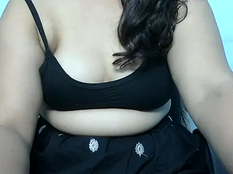 Snapshot of janu-janvi chatting on 10-14-25, 04:40 janu-janvi online show from 10-14-25, 04:40