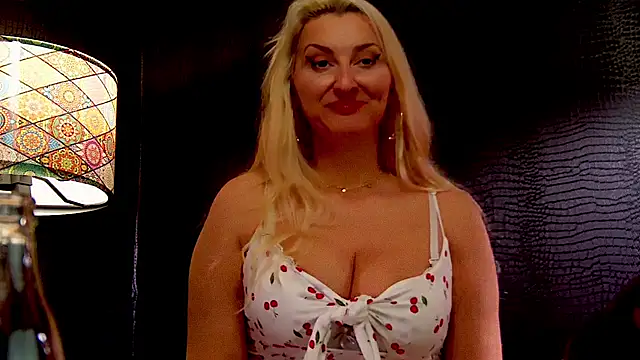 LeticiaReys online show from 12-18-25, 07:50