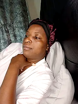 Snapshot of Linae1234 chatting on 11-21-25, 01:48 Linae1234 online show from 11-21-25, 01:48