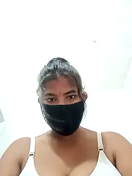 Hot radhaji online show from 10-16-25, 06:32