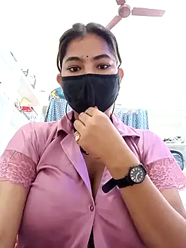 Hot radhaji online show from 03-18-26, 12:25