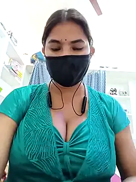 Hot radhaji online show from 04-05-26, 03:40