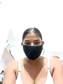 Hot radhaji online show from 10-26-25, 09:10