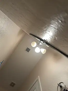 Snapshot of B1GLO chatting on 02-25-26, 08:19 B1GLO online show from 02-25-26, 08:19