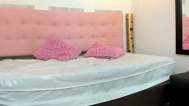 SamanthaFox 8 online show from 11-18-25, 10:40