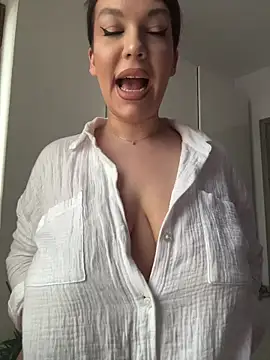 ClaraPasssion online show from 06-25-26, 04:34
