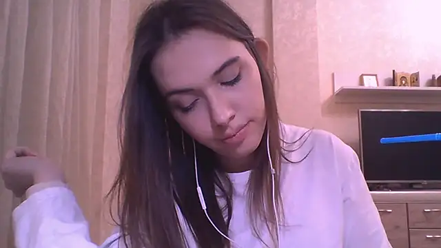 CeyaLier online show from 12-21-25, 09:04