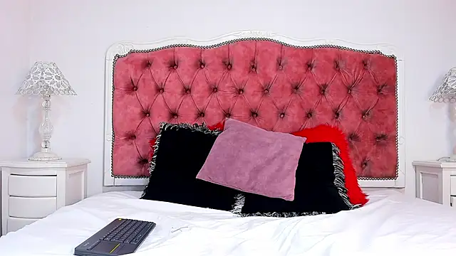 sheryl0720 online show from 11-06-25, 01:48