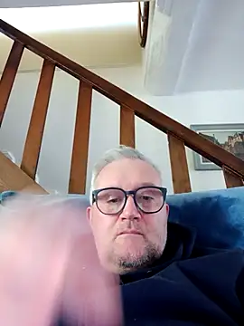 Snapshot of macdut67 chatting on 10-13-25, 03:24 macdut67 online show from 10-13-25, 03:24
