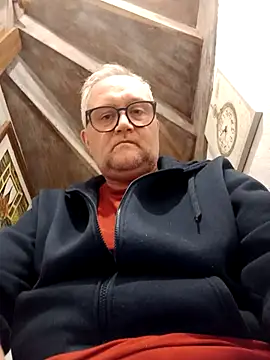 Snapshot of macdut67 chatting on 10-10-25, 04:19 macdut67 online show from 10-10-25, 04:19