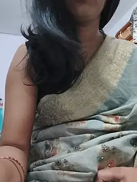 Snapshot of Janu-hasena chatting on 06-26-26, 01:44 Janu-hasena online show from 06-26-26, 01:44
