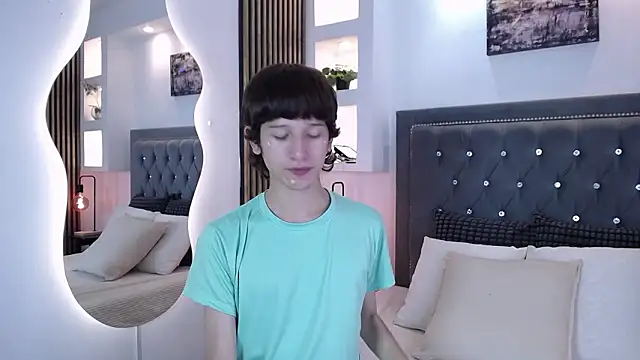 Emo Boy  online show from 03-24-26, 08:20