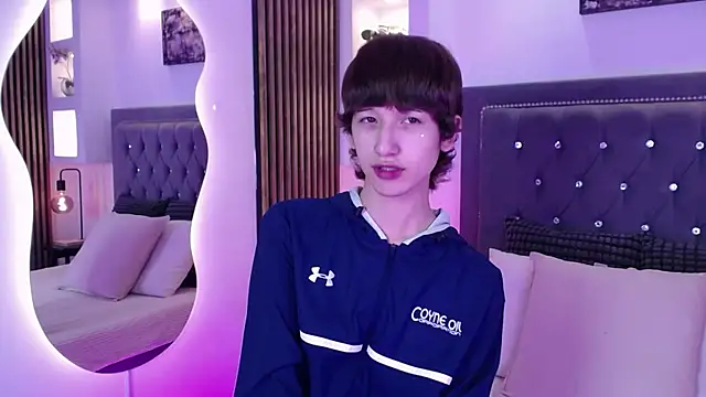Emo Boy  online show from 04-22-26, 08:26