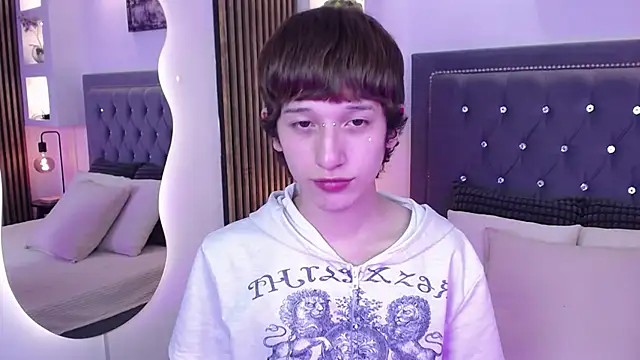 Emo Boy  online show from 05-10-26, 08:44