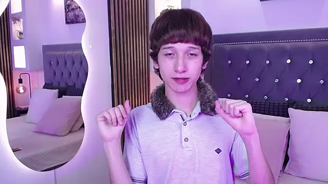 Emo Boy  online show from 05-11-26, 08:39