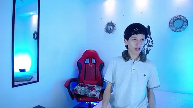 Emo Boy  online show from 01-08-26, 08:37