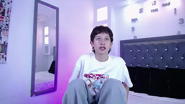 Snapshot of Emo_Boy_ chatting on 01-18-26, 08:23 Emo Boy online show from 01-18-26, 08:23