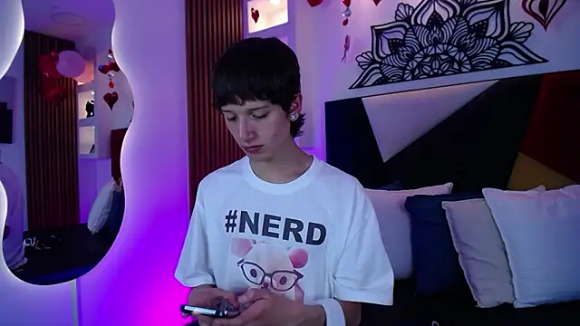 Snapshot of Emo_Boy_ chatting on 02-15-26, 08:41 Emo Boy online show from 02-15-26, 08:41