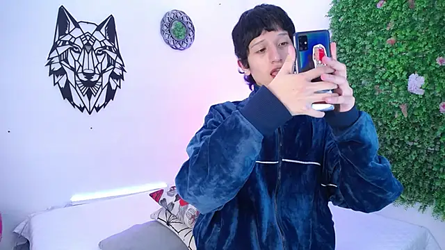 Emo Boy  online show from 12-02-25, 12:29