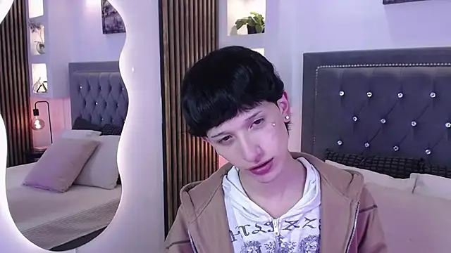 Emo Boy  online show from 05-22-26, 08:40