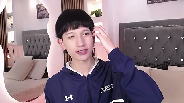 Emo Boy  online show from 05-25-26, 08:18