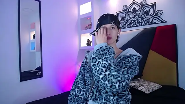 Emo Boy  online show from 01-14-26, 03:32