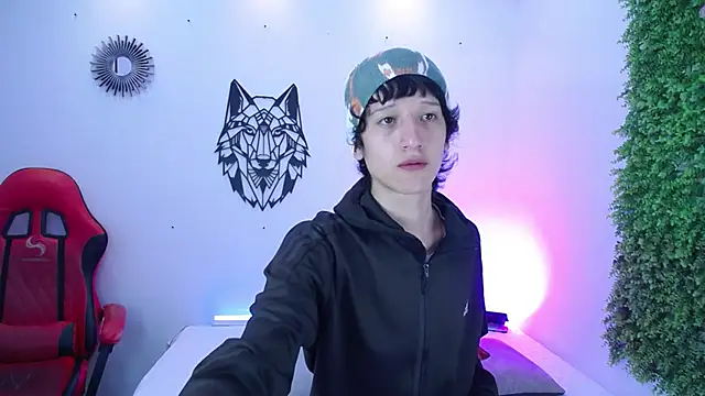 Emo Boy  online show from 12-03-25, 12:26