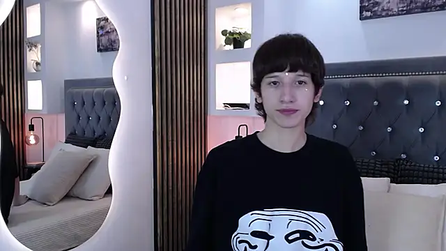 Emo Boy  online show from 04-14-26, 08:25