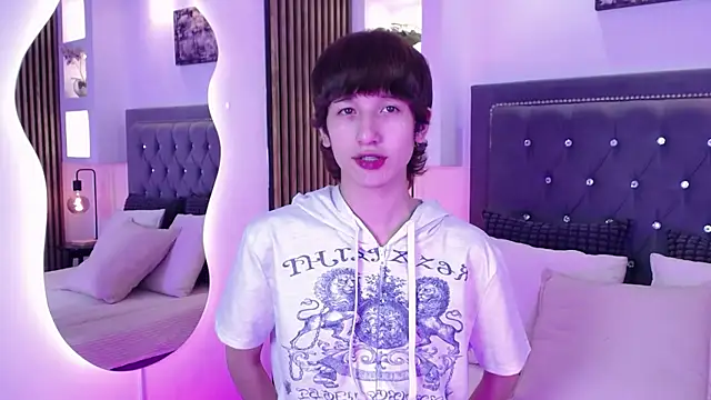 Emo Boy  online show from 04-23-26, 08:32