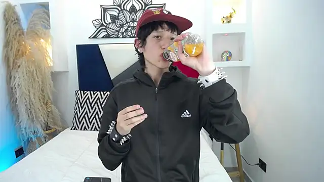 Emo Boy  online show from 11-17-25, 03:21