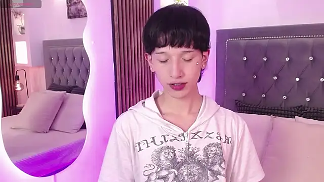 Emo Boy  online show from 05-28-26, 08:26