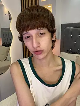 Emo Boy  online show from 05-09-26, 08:56