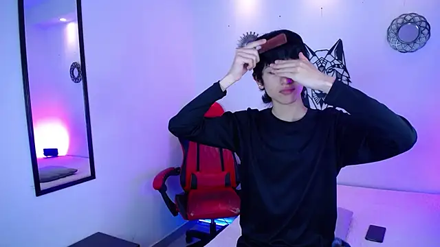 Emo Boy  online show from 12-21-25, 12:40