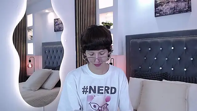 Emo Boy  online show from 03-26-26, 08:18