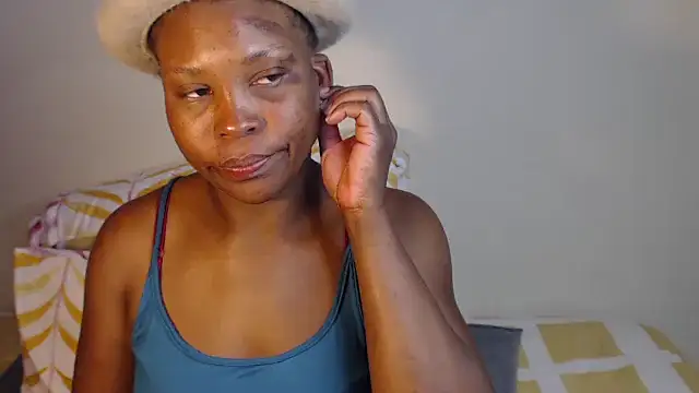 Snapshot of Tillah87 chatting on 10-23-25, 03:54 Tillah87 online show from 10-23-25, 03:54