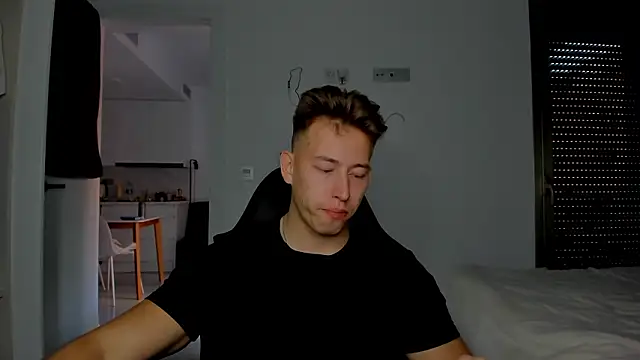 Snapshot of find0m_master chatting on 02-22-26, 04:30 find0m master online show from 02-22-26, 04:30