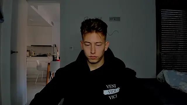 Snapshot of find0m_master chatting on 02-26-26, 01:44 find0m master online show from 02-26-26, 01:44