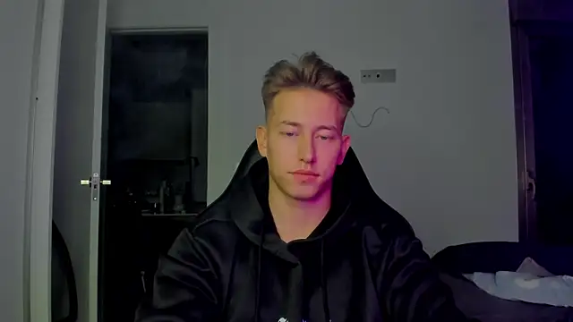 Snapshot of find0m_master chatting on 01-17-26, 06:33 find0m master online show from 01-17-26, 06:33