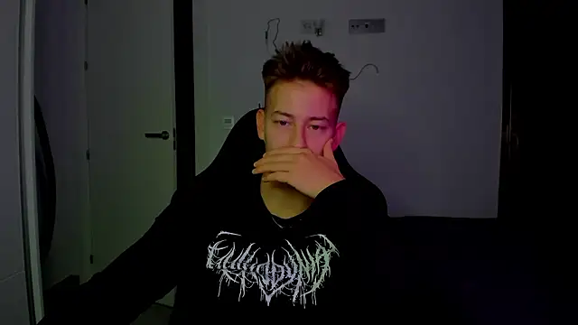 Snapshot of find0m_master chatting on 02-09-26, 01:25 find0m master online show from 02-09-26, 01:25