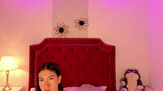 Sara Collinss  online show from 11-30-25, 11:33